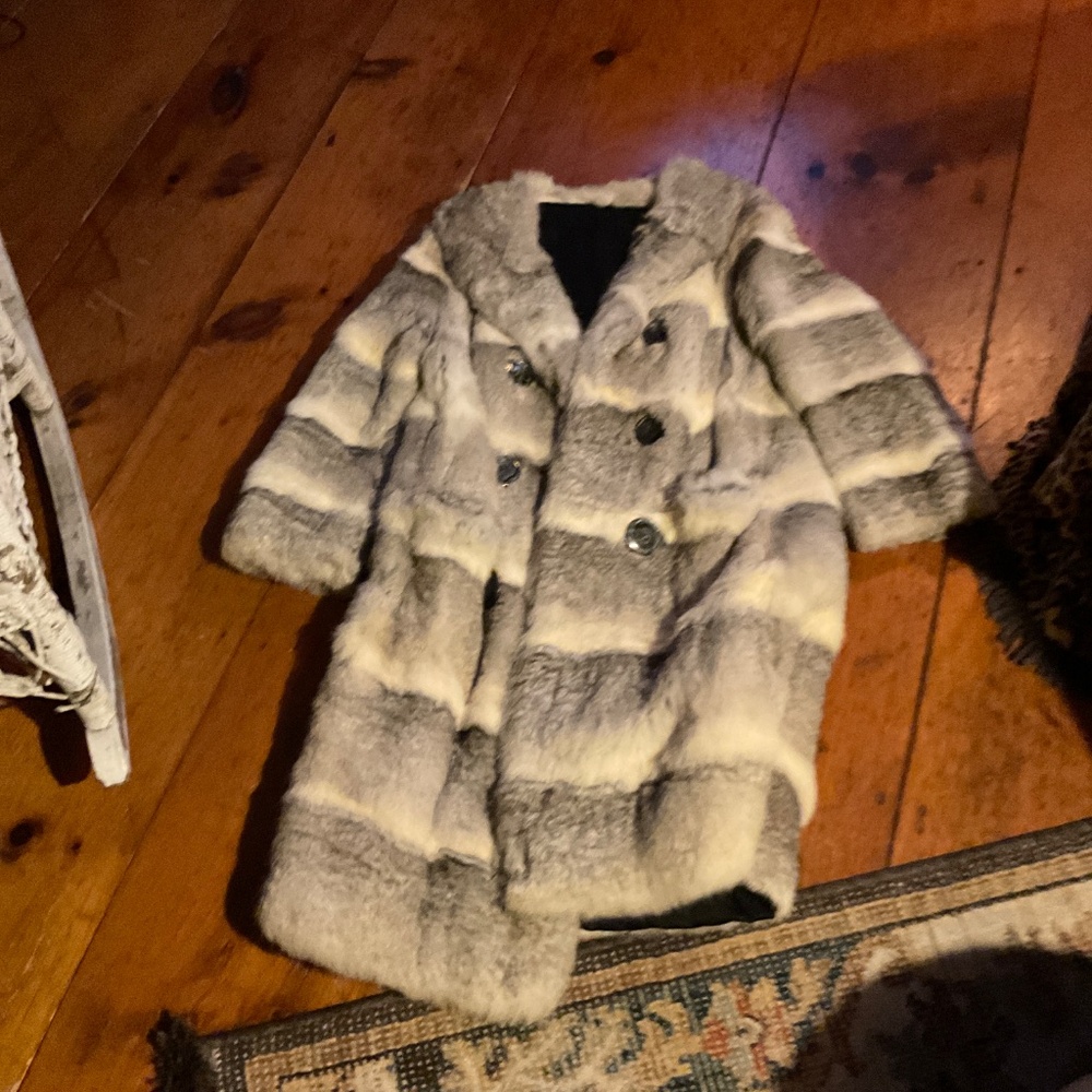 Vintage 1950โs Rabbit Fur Coat - Picture 7 of 13